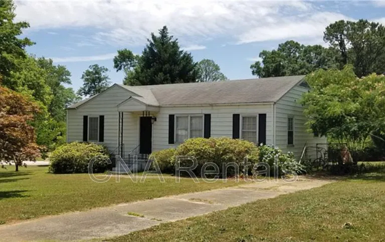 100 E Acres Dr SE — Photo 1