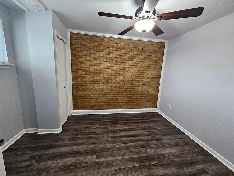 4008 Towngate Blvd — Photo 15