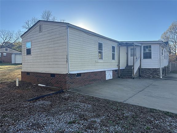 4th image of 137 N Charles Dr