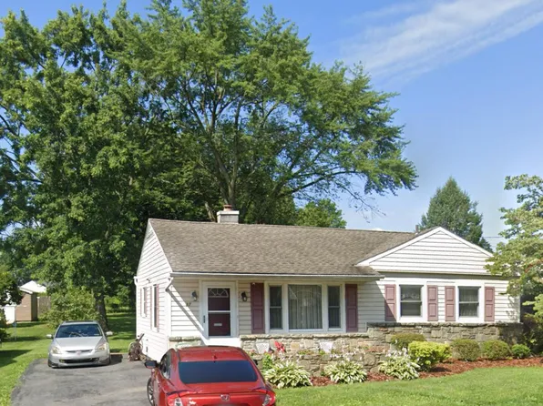 37 Essex Rd, Camp Hill, PA 17011