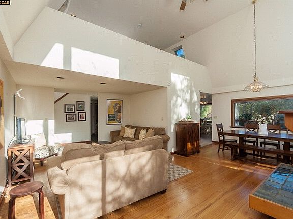 5th image of 860 Sage Dr