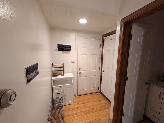 5th image of 5716 Howe St APT 2