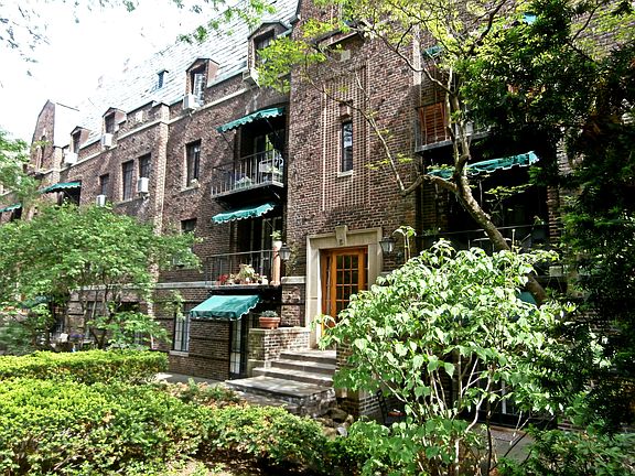 2nd image of 20 N Broadway APT B307