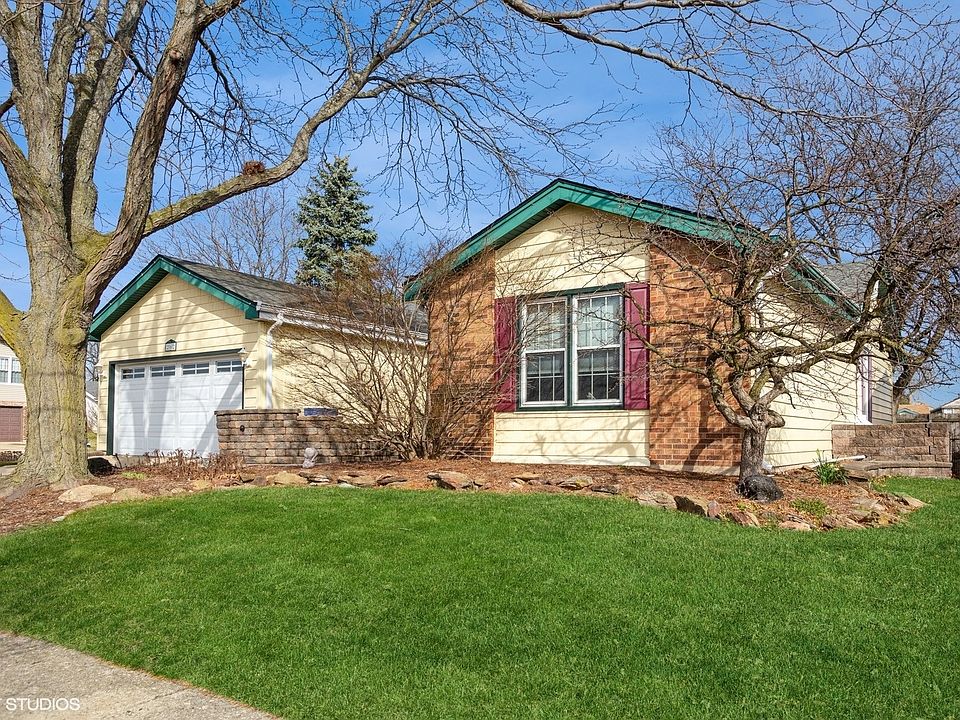 1st image of 262 N Brandon Dr