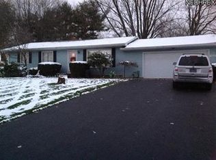 3302 S Hametown Rd, Barberton, OH 44203