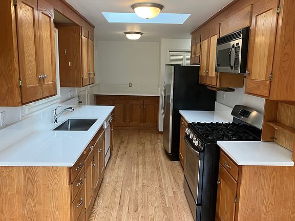 4th image of 11219 109th Ave NE