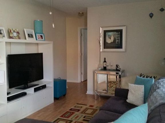 3rd image of 12400 Park Blvd APT 306