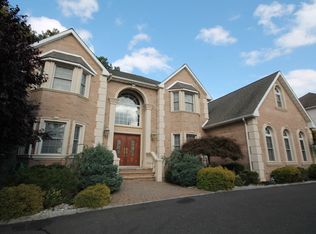 1007 Ratzer Rd, Wayne, NJ 07470