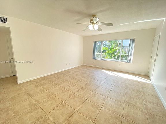 5th image of 8125 Hawthorne Ave
