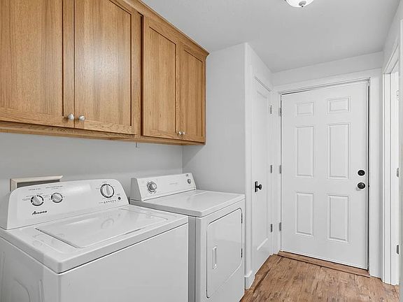 4th image of 2615 E 6th St