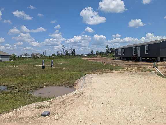 2nd image of 1192 Road 5823
