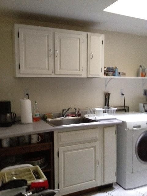Kitchen/laundry