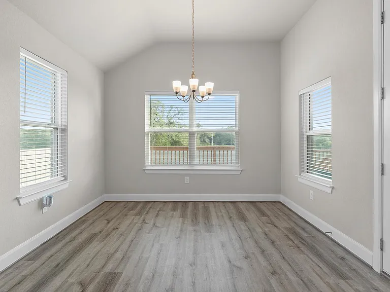 557 Tobacco Pass — Photo 11