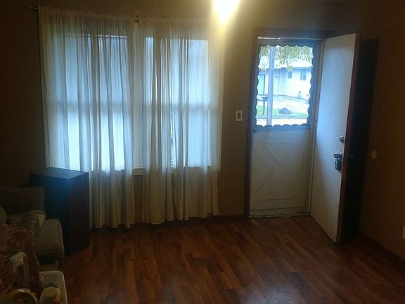 2nd image of 1017 Barney Ave