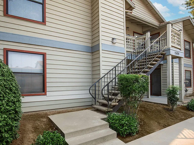 Victoria Square Apartments — Photo 19