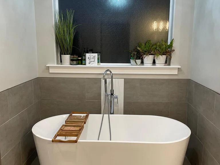 9285 Castlewood Dr SE — Photo 10