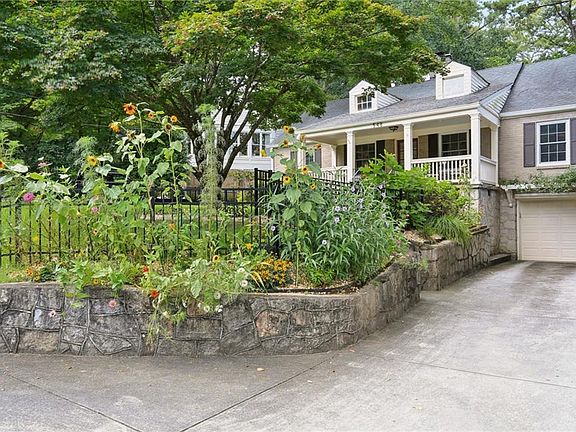 3rd image of 548 E Wesley Rd NE