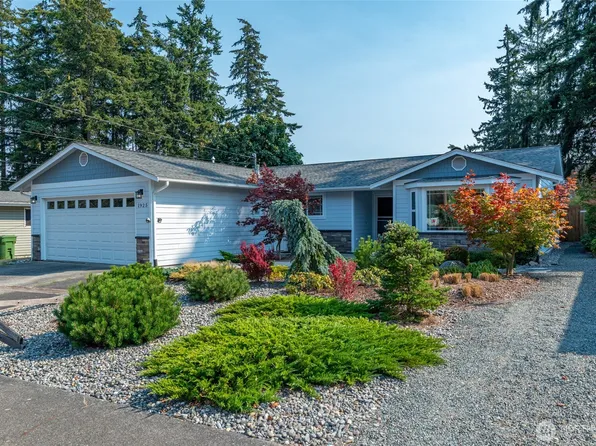 1925 NE 8th Avenue, Oak Harbor, WA 98277