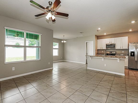 4th image of 3905 Crimson Clover Dr