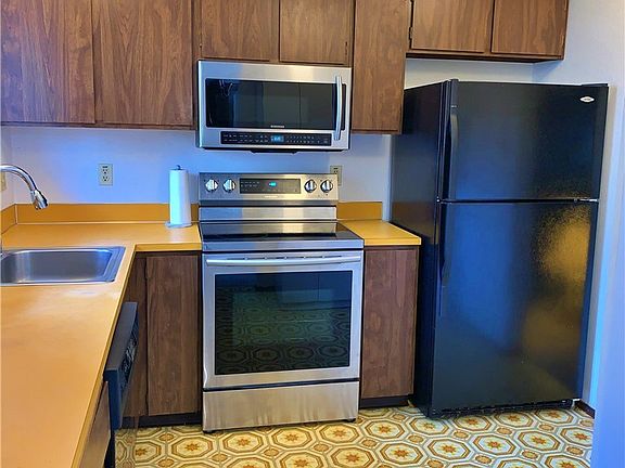 3rd image of 26423 Timberlane Dr SE