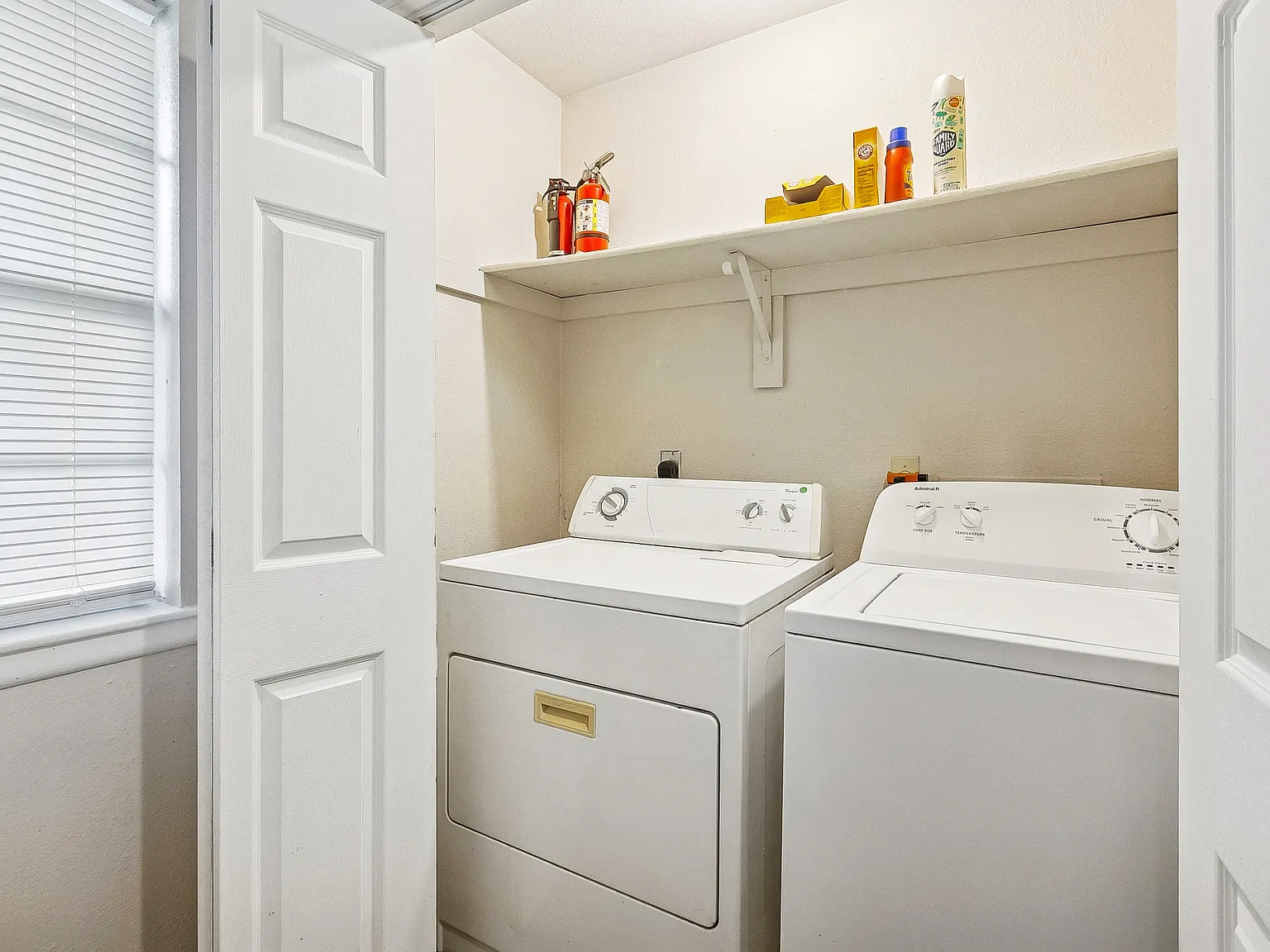 2 bed, 2.5 bath, 1025 sqft, $1,650 — Photo 2