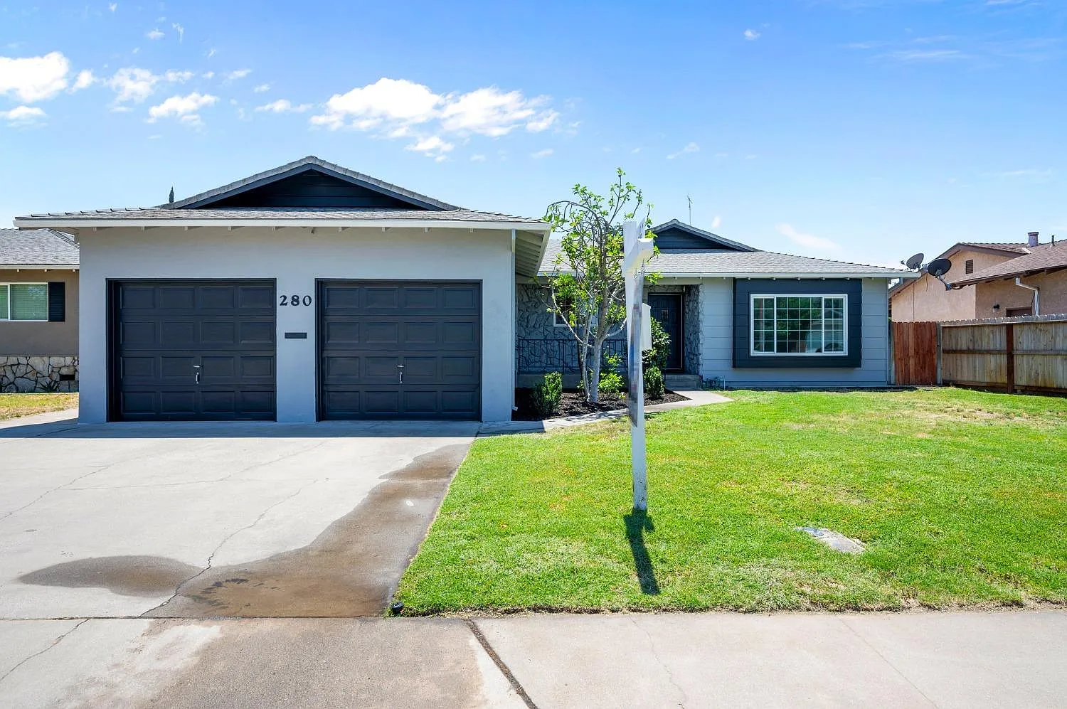 280 De Pauw Dr photo 1