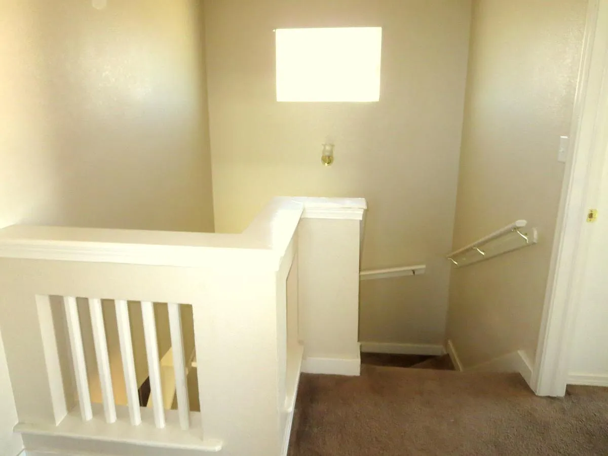 212 Desert Breeze Drive — Photo 4