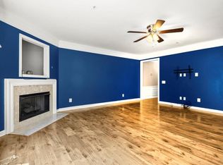 46944 Courtyard Sq, Sterling, VA 20164