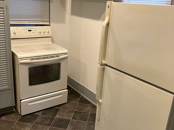 2nd image of 208 15th St NW