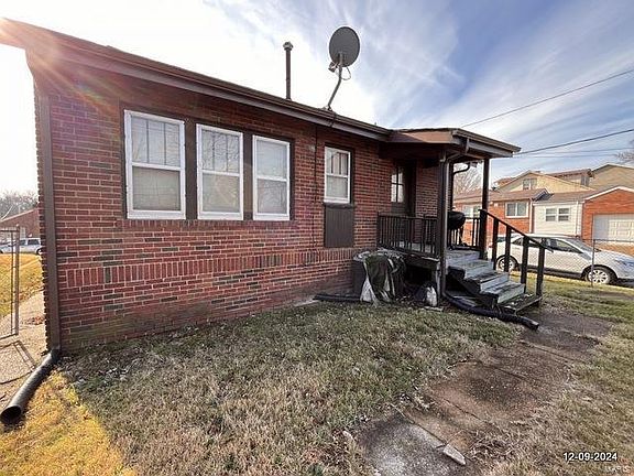 5th image of 8373 Elmore Ave