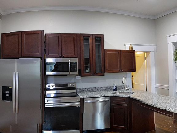 3rd image of 204 Buckeye St