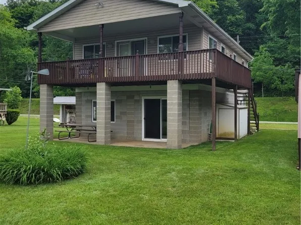 137 Upper Godfrey Dr, Leechburg, PA 15656