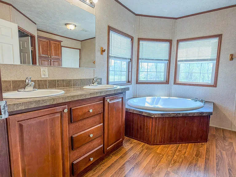 64 Richardson Ln — Photo 10