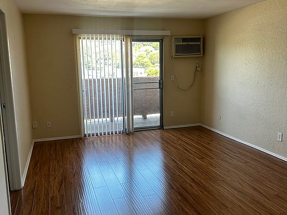 3rd image of 2449 Hyperion Ave APT 220