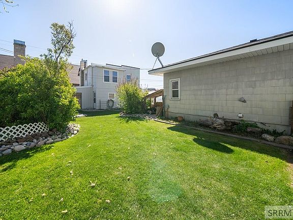 3rd image of 406 1st W St