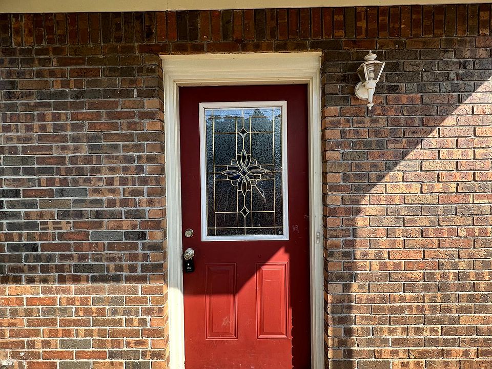 1st image of 602 N Fairfield Dr