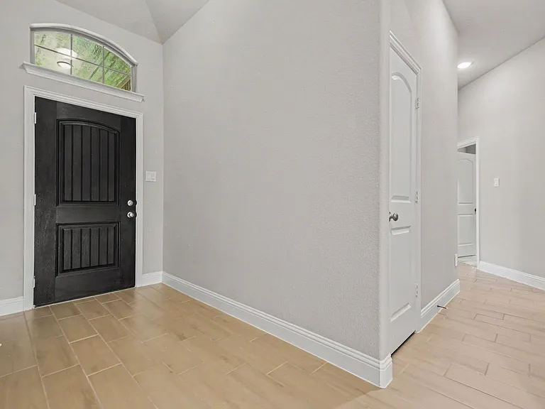 312 Eagle Rdg — Photo 4