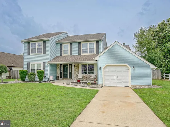 9 Hemlock Dr, Blackwood, NJ 08012