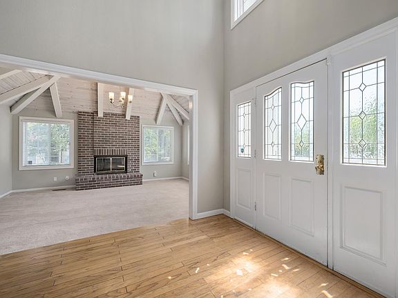 4th image of 935 Bautista Ct
