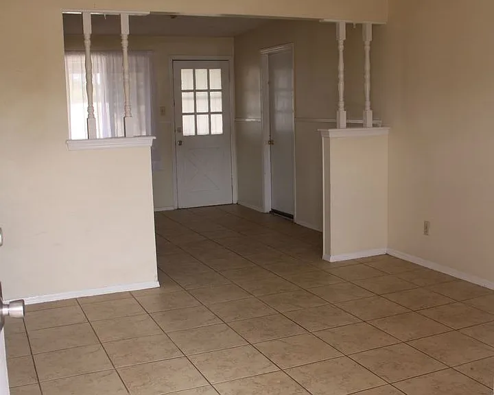 10452 Persephone Dr — Photo 2