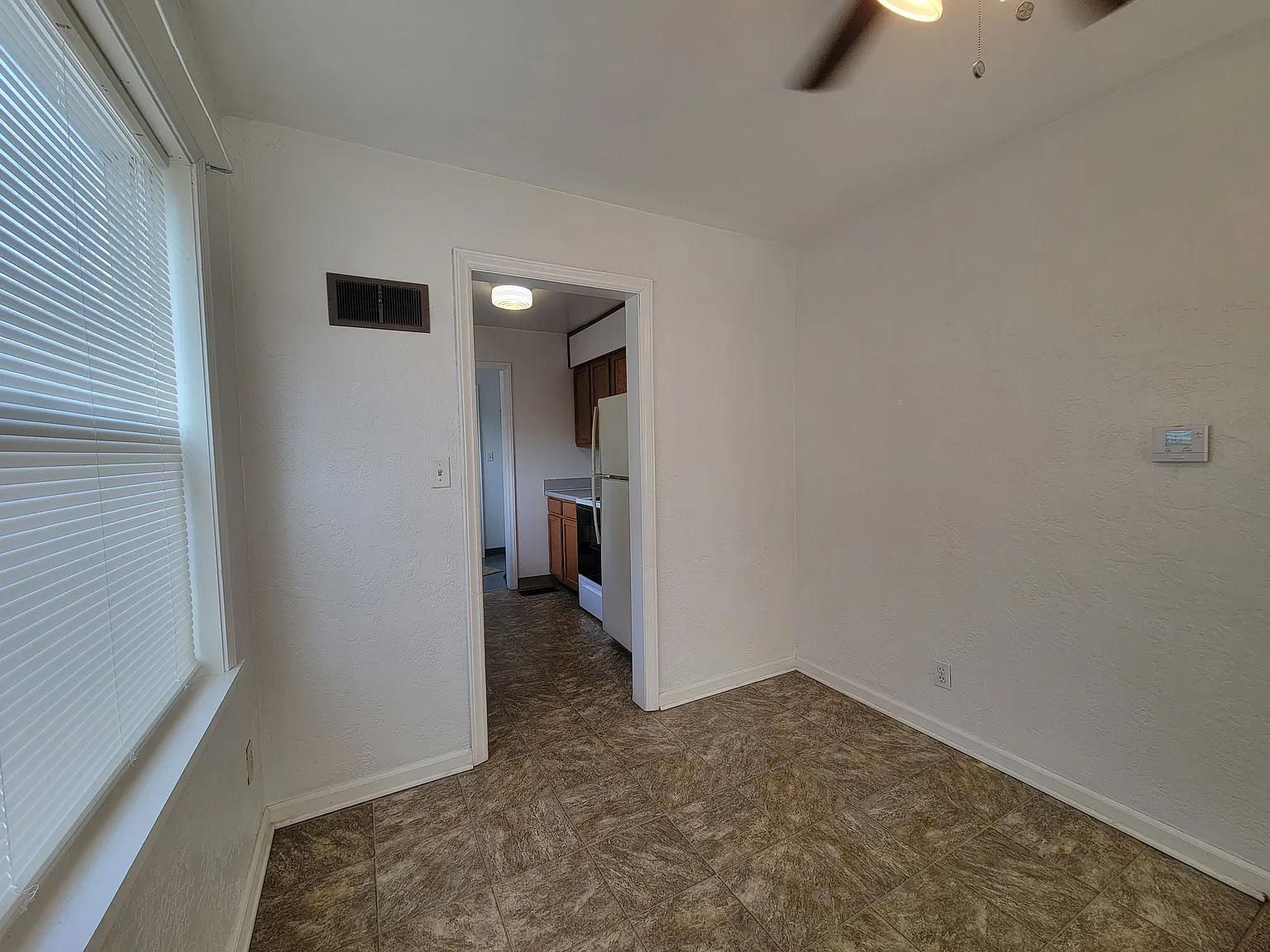 1 bed, 700 sqft, $900 — Photo 4
