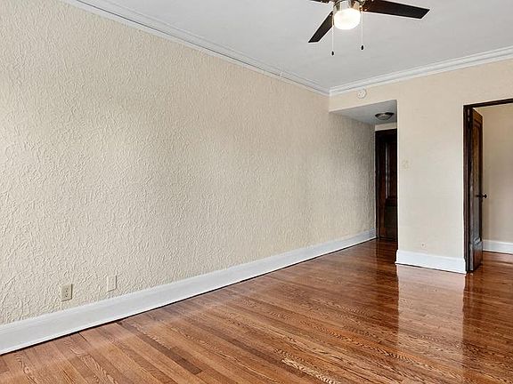 5th image of 1743 N Cambridge Ave Unit 207