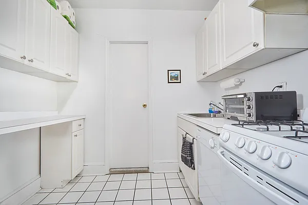 Rented by Compass | media 11