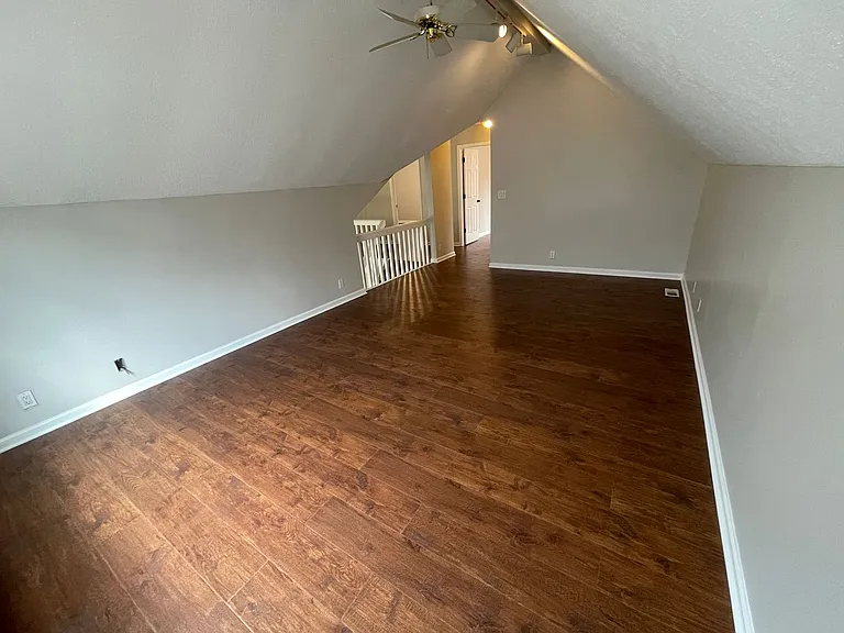 6015 Mercury Dr — Photo 21