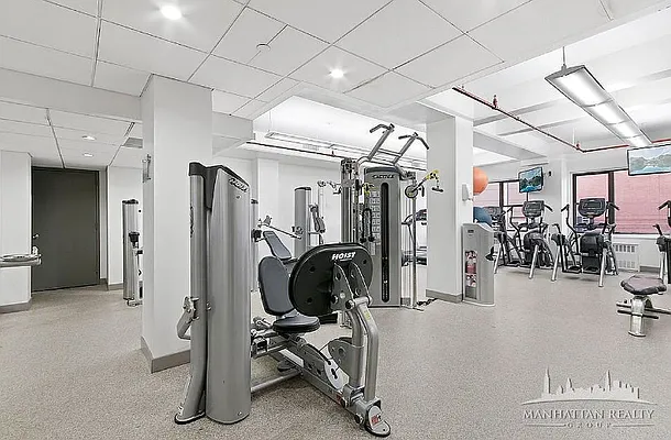 Rented by Manhattan Realty Group | media 9