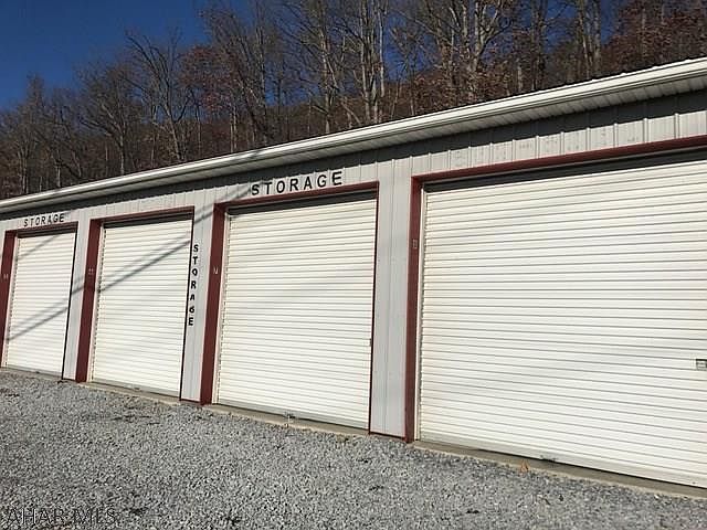 2nd image of 13479 Lincoln Hwy
