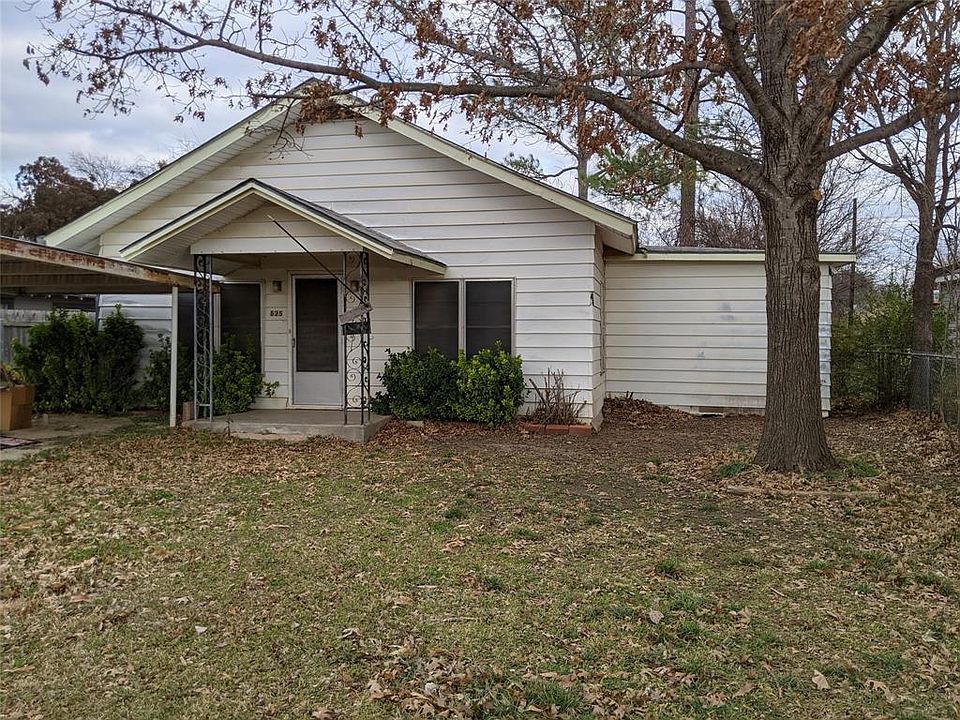 825 Texas St Graham Tx 76450 Mls 14490368 Zillow