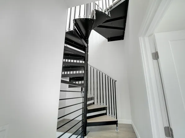 513 11th Ave E #A, Seattle, WA 98102