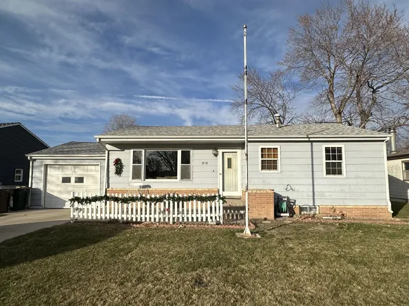 918 E 30th St, Kearney, NE 68847