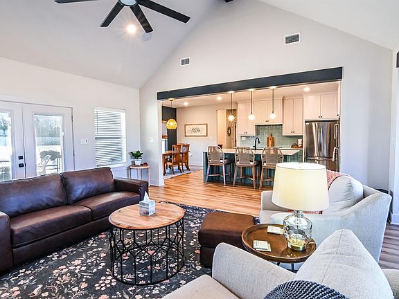 4th image of 4510 Windsor Park Ln